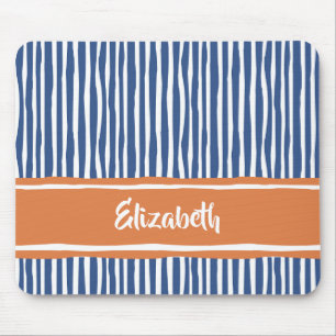 Wavy Painterly Stripes Orange und Blau mit Namen Mousepad
