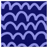 Wavy Pattern - Pastel Blue on Deep Navy Stoff (Nahaufnahme)