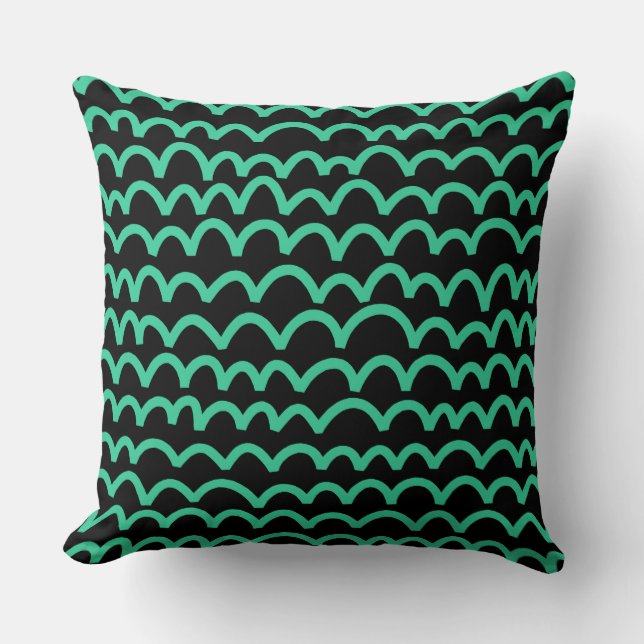 Wavy Pattern - Sea Green on Black Kissen (Vorderseite)