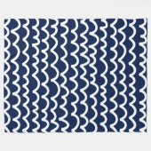 Wavy Pattern - Weiß auf Dunkelblau Fleecedecke (Vorderseite (Horizontal))