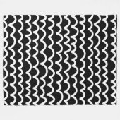 Wavy Pattern - Weiß auf Schwarz Fleecedecke (Vorderseite (Horizontal))