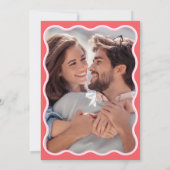 Wavy Pink Red Wedding Foto Einladung (Rückseite)