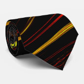 Wavy rote goldlange Spuren auf schwarzem Hintergru Krawatte (Gerollt)