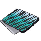 Wavy Turquoise Stripes Laptopschutzhülle (Vorne Knopf)