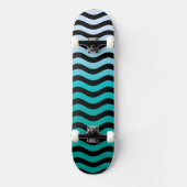 Wavy Turquoise Stripes Skateboard (Vorderseite)