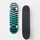 Wavy Turquoise Stripes Skateboard (Vorne)