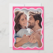 Wavy Wedding Pink Foto Einladung (Rückseite)