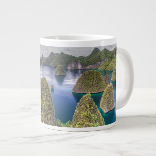 Wayag Island Landschaft, Indonesien Jumbo-Tasse (Vorderseite Rechts)