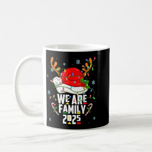 We Are Family 2025 Black Christmas Tree Santa Pjs  Kaffeetasse (Links)