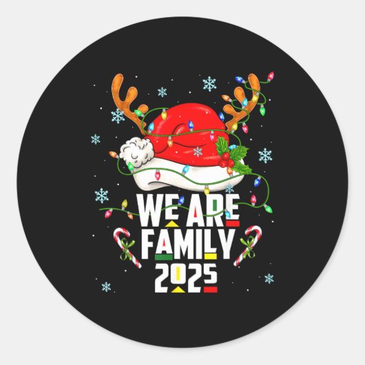 We Are Family 2025 Black Christmas Tree Santa Pjs Runder Aufkleber (Vorderseite)