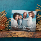 We Are Family Handwritten Script Family Name Fotoplatte (Seite)