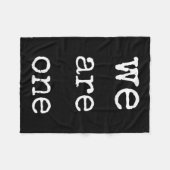 We Are One Men Graphic Insre Tee Sitive Message  Fleecedecke (Vorderseite (Horizontal))