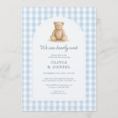 We Can Bearly Wait Blue Gingham Baby Shower Einladung (Vorderseite)