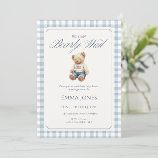 We Can Bearly Wait Blue Gingham pattern shower Einladung (Stehend Vorderseite)