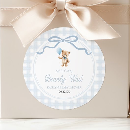 We Can Bearly Wait Blue Teddy Bear Baby Shower Runder Aufkleber