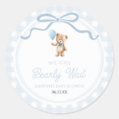We Can Bearly Wait Blue Teddy Bear Baby Shower Runder Aufkleber (Vorderseite)