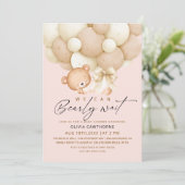 We can Bearly Wait Blush Pink Baby Shower Einladung (Stehend Vorderseite)