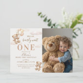We Can Bearly Wait Elegant Teddy Birthday Photo Einladung (Stehend Vorderseite)