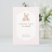 We Can Bearly Wait Pink Gingham Teddy Bear Baby Dankeskarte (Stehend Vorderseite)