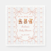 We Can Bearly Wait Pink Lace Ribbon Baby Shower  Serviette (Vorderseite)