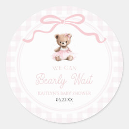 We Can Bearly Wait Pink Teddy Bear Baby Shower Runder Aufkleber