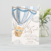 We Can Bearly Wait Twins Baby Shower Invitation Einladung (Stehend Vorderseite)