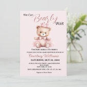 We Can Bearly WaitBaby Shower Invitation Einladung (Stehend Vorderseite)