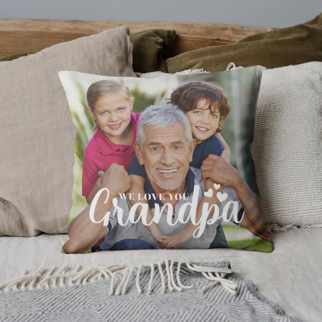 We Love You Grandpa Photo Hearts Script Kissen (Von Creator hochgeladen)