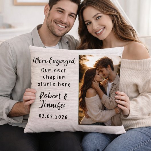 We’re Engaged Personalized Photo Throw Pillow Kissen