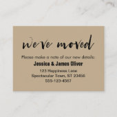 "We ve Moved" Card auf Warm Sand mit Skript-Schrif Visitenkarte (Vorderseite)