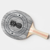 Weathered Dark Gray Pineapple Wedding Crest & Name Tischtennis Schläger (Seitenansicht)