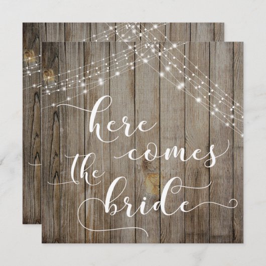 Weathered Wood & Lights Hier kommt die Bride Card Einladung (Vorne/Hinten)