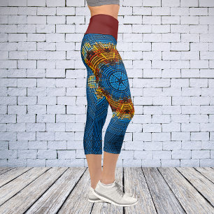 Weave Mandala Blue Yellow und Red Capri Leggings