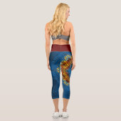 Weave Mandala Blue Yellow und Red Capri Leggings (Rückseite)
