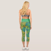 Weave Mandala Gelb Grün und Blau Capri Leggings (Rückseite)