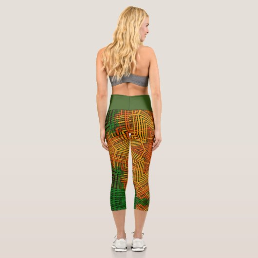 Weave Mandala Gelb Orange und Grün Capri Leggings (Rückseite)