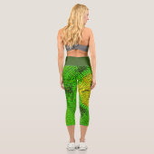 Weave Mandala Gelb und Grün Capri Leggings (Rückseite)