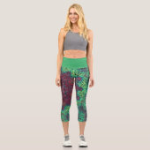 Weave Mandala Green Blue und Red Capri Leggings (Vorderseite)