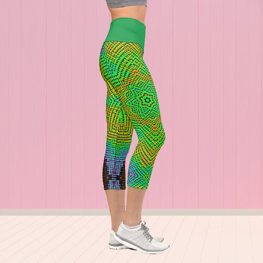 Weave Mandala Orange Green und Blue Capri Leggings