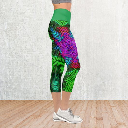 Weave Mandala Pink Blue und Green Capri Leggings