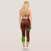 Weave Mandala Red und Green Capri Leggings (Rückseite)