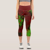 Weave Mandala Red und Green Capri Leggings (Vorderseite)