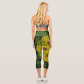 Weave Mandala Yellow Green und Orange Capri Leggings (Rückseite)