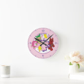 Webkinz Haustiere im Hintergrund einer Valentinisc Runde Wanduhr (Zuhause)