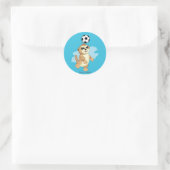 Webkinz | Meerkat Playing Soccer 2 Runder Aufkleber (Tasche)