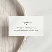 Website für Hochzeiten mit Schwarzweißkalligrafie Begleitkarte