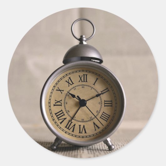 Wecker mit römischen Ziffern Runder Aufkleber (Vorderseite)