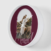 Wedding Arch Foto Burgundy Uhr (Winkel)