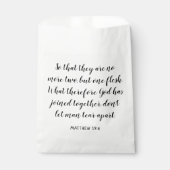Wedding Bible Verse Matthew 19:6 Geschenktütchen (Vorderseite)