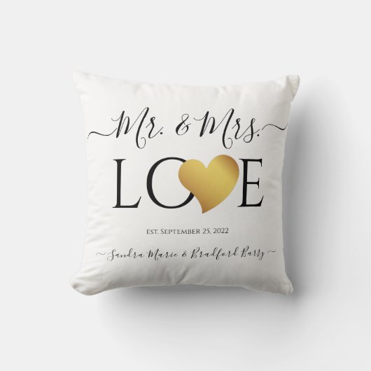 Wedding Black Gold Heart Script Name Mr. und Mrs. Kissen (Vorderseite)